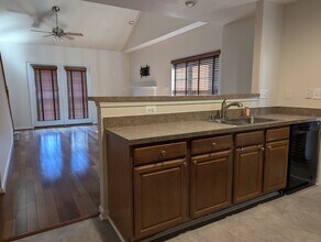 2052 Astilbe Way in Odenton, MD - Foto de edificio - Building Photo