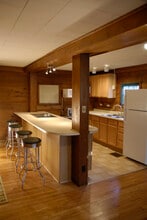 28574 W Lindbergh Dr, Unit Large Studio Apt in Barrington, IL - Building Photo - Building Photo