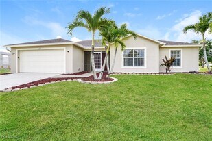 1223 NW 9th Ave in Cape Coral, FL - Building Photo