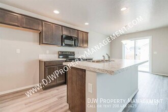 13564 Palm Beach Dr in Caldwell, ID - Building Photo - Building Photo