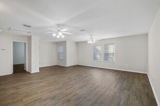 1829 Foxfield Way in Justin, TX - Building Photo - Building Photo