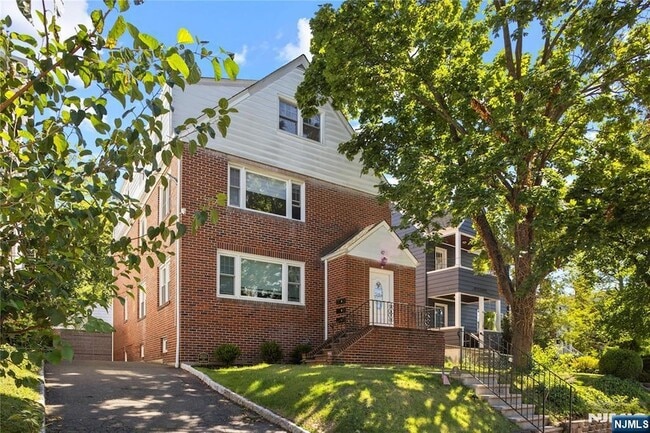 property at 47 Morris Pl