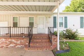 6213 E Newton St in Tulsa, OK - Building Photo - Building Photo