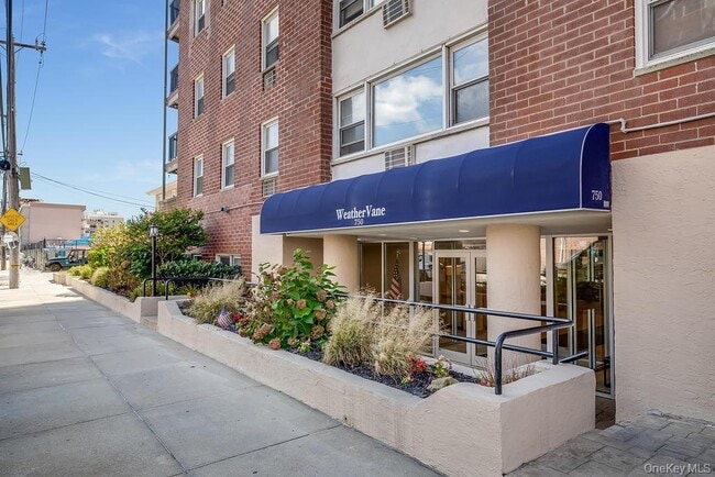 property at 750 Shore Rd