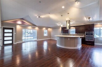 5715 Hillcroft St in Dallas, TX - Building Photo - Building Photo