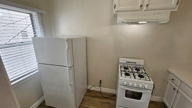 727 S Coronado St in Los Angeles, CA - Building Photo - Building Photo