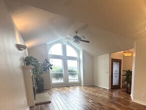 17927 Ridge Lake Dr in Lake Oswego, OR - Building Photo - Building Photo