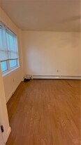 359 St Paul St, Unit APT 1 in Burlington, VT - Building Photo