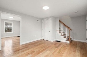 98 Uncatena Ave in Worcester, MA - Foto de edificio - Building Photo