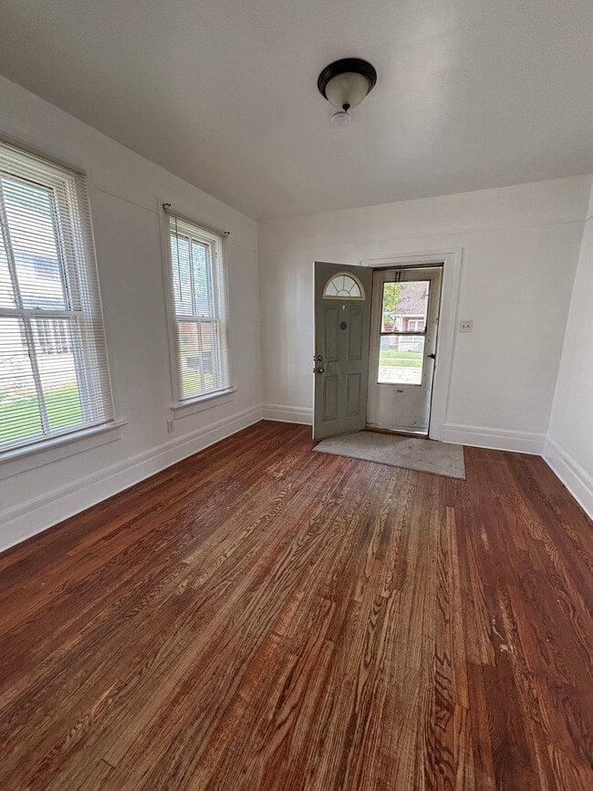27 3rd St, Unit 27 Third Street