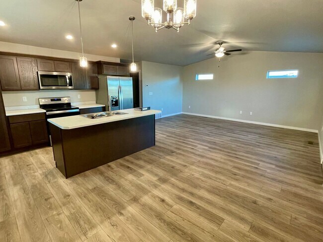 1133 Cobalt Dr in Rapid City, SD - Building Photo - Building Photo
