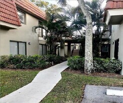 11374 Royal Palm Blvd in Coral Springs, FL - Building Photo