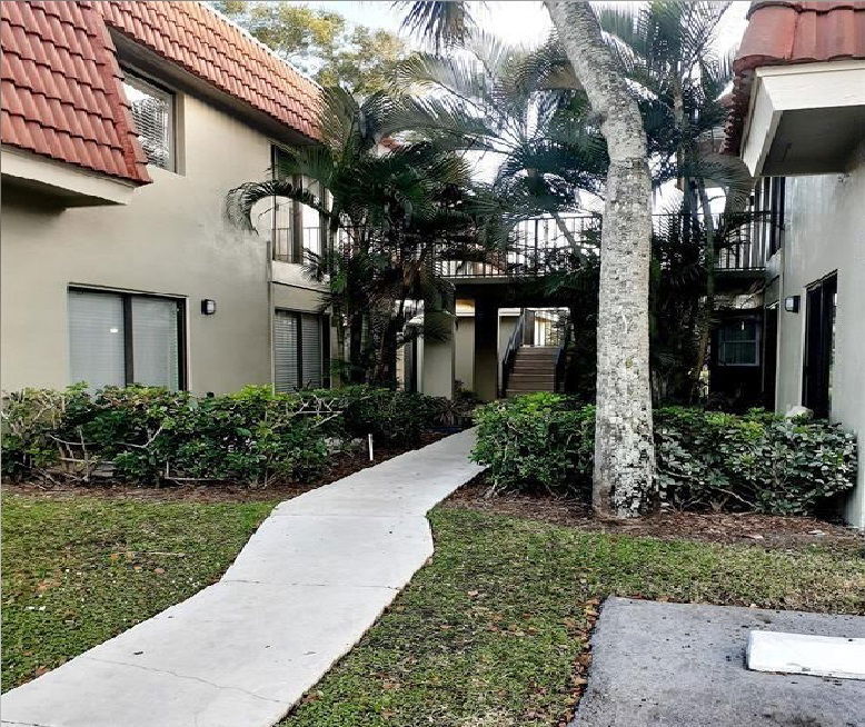 11374 Royal Palm Blvd in Coral Springs, FL - Building Photo