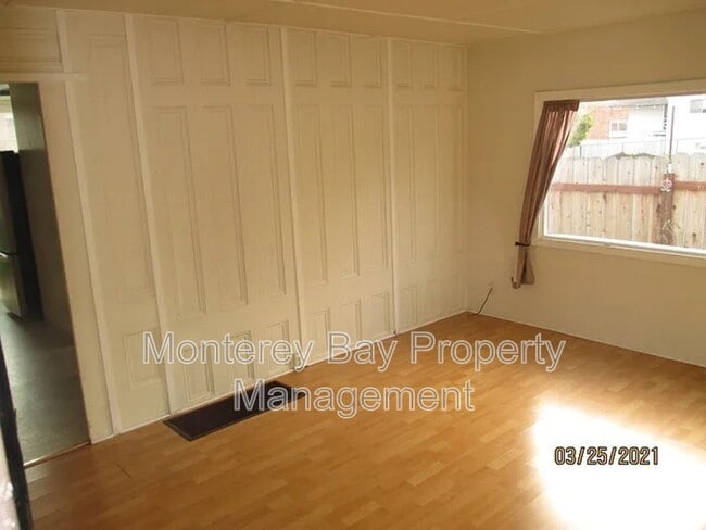 696 Hawthorne St in Monterey, CA - Building Photo - Building Photo