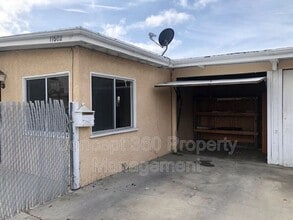 11602 Walcroft St in Lakewood, CA - Building Photo - Building Photo