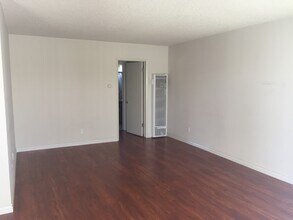 519 N Hayworth Ave in Los Angeles, CA - Foto de edificio - Building Photo