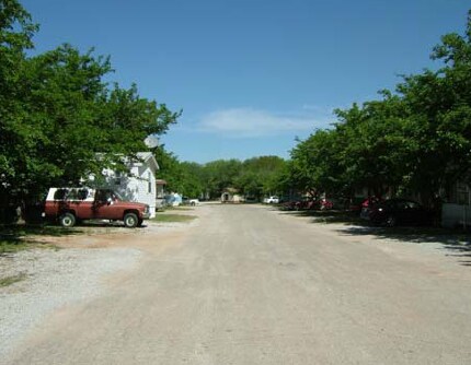 Yellow Rose Estates in Brownwood, TX - Foto de edificio