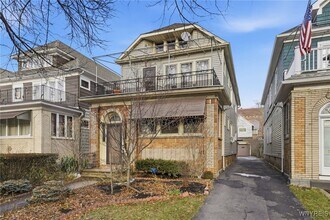 691 Columbus Pkwy in Buffalo, NY - Building Photo - Building Photo