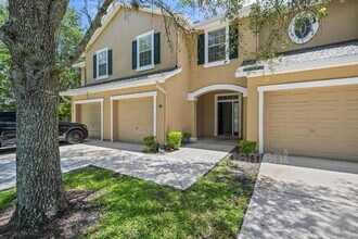 5260 Collins Rd in Jacksonville, FL - Building Photo - Building Photo