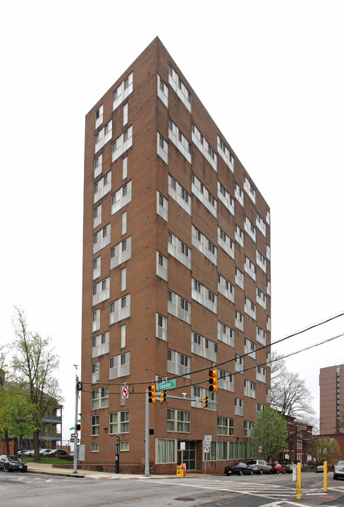 Dell House in Baltimore, MD - Building Photo