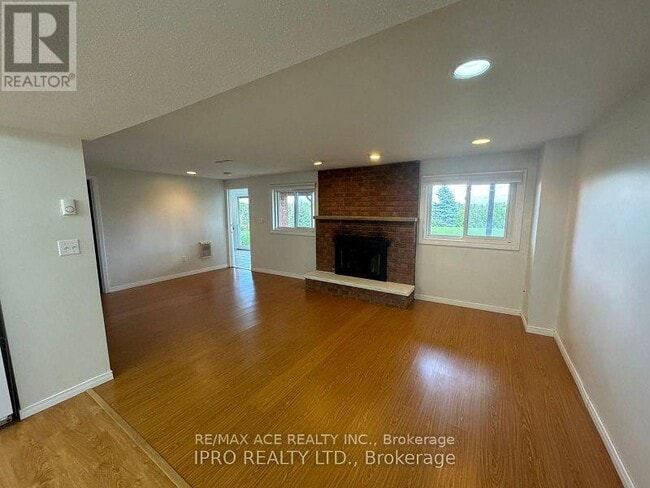 20 Hawthorne Rd in Mono, ON - Building Photo - Building Photo