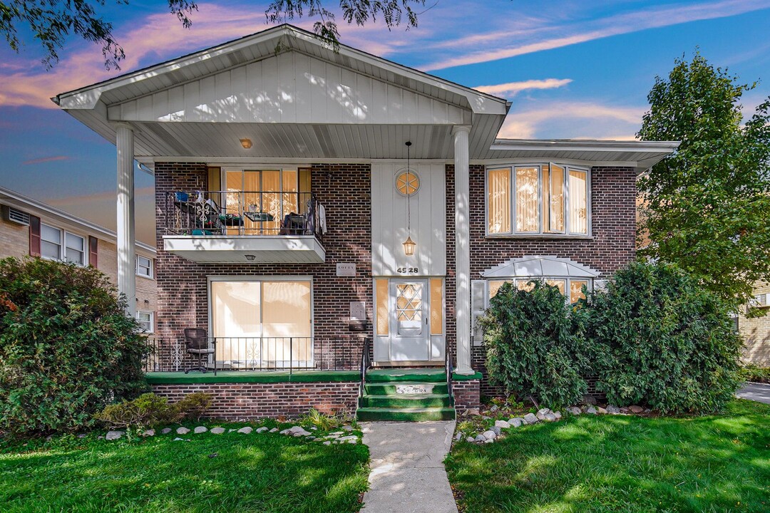 4528 Elm Ave in Brookfield, IL - Building Photo