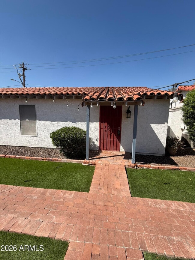 property at 712 W Taylor St