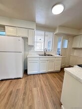 230 55th St in San Diego, CA - Building Photo - Building Photo
