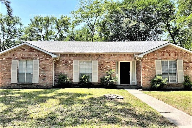 property at 25535 Thistlewaite Ln