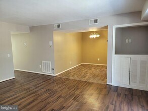 9220 Niki Pl in Manassas, VA - Foto de edificio - Building Photo