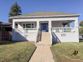 400 Pleasant St in Roseville, CA - Building Photo