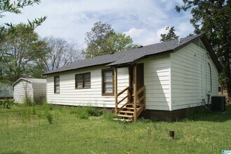 177 Shocco Springs Rd in Talladega, AL - Building Photo - Building Photo