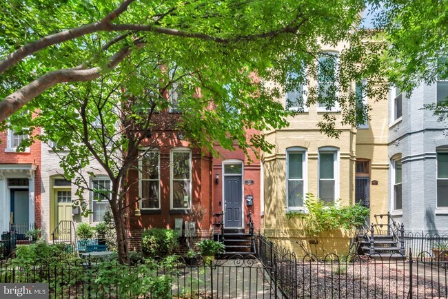 property at 1810 6th St NW
