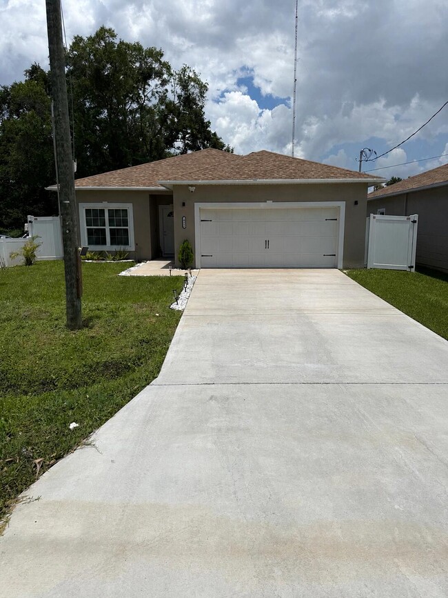 property at 4995 Mercer St
