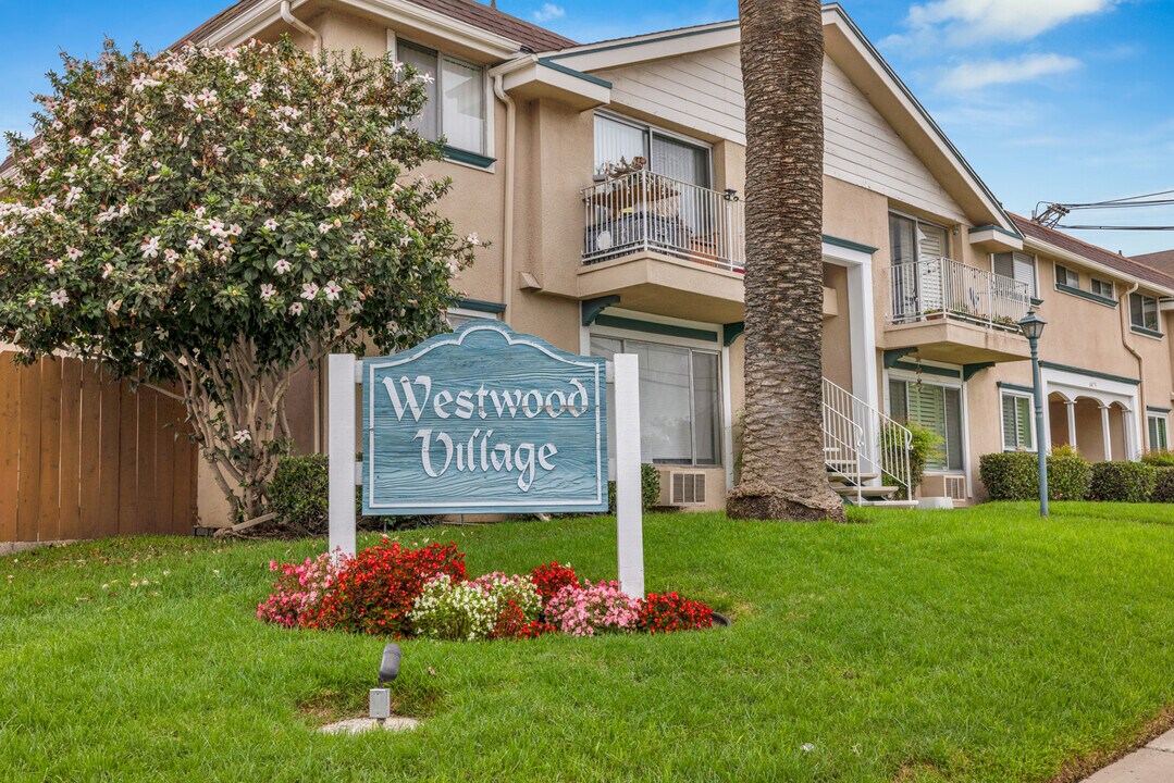 4475 Dale Ave, Unit 112 in La Mesa, CA - Foto de edificio