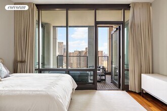 101 Warren St in New York, NY - Building Photo - Building Photo