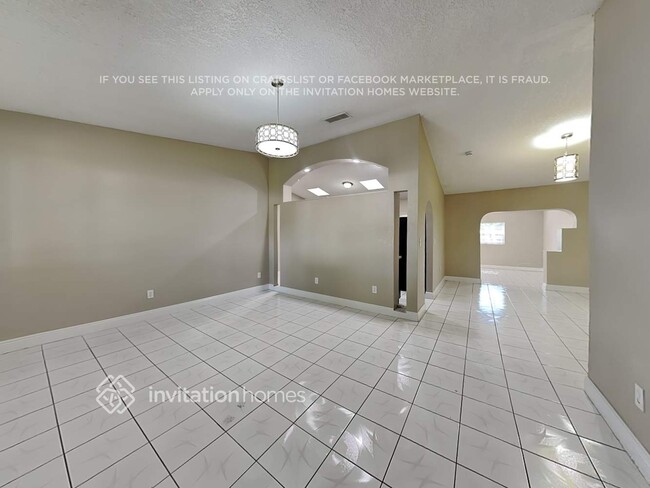 12900 SW 191st Terrace in Miami, FL - Foto de edificio - Building Photo