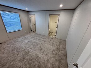 23 Bradley Ln in West Branch, IA - Building Photo - Building Photo