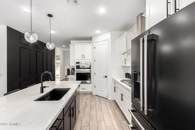 property at 13342 W Lariat Ln