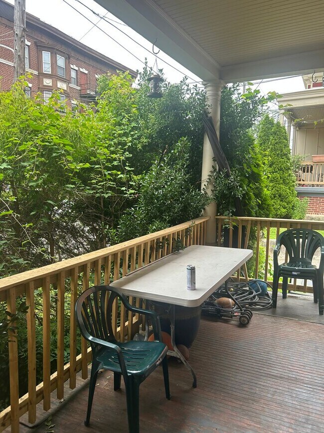 514 W Queen Ln in Philadelphia, PA - Building Photo - Building Photo