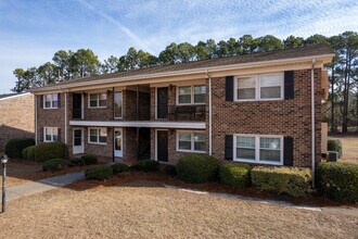 Georgetowne Apartments @ 405 Speight Ave in Tarboro, NC - Foto de edificio - Building Photo