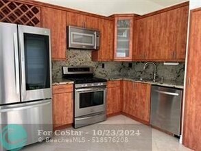 9880 Red Heart Ln in Tamarac, FL - Building Photo - Building Photo