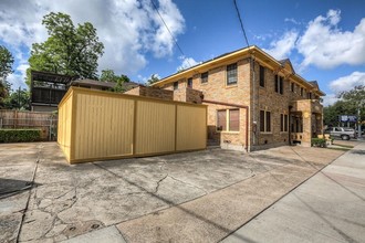 1050 Heights Blvd in Houston, TX - Building Photo - Building Photo