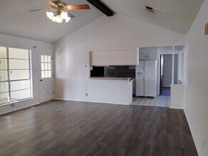 322 Enchanted Way in Del Rio, TX - Building Photo - Building Photo