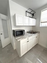 624 Westward Dr in Miami Springs, FL - Building Photo - Building Photo