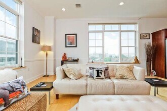769 Montgomery St in Jersey City, NJ - Building Photo - Building Photo
