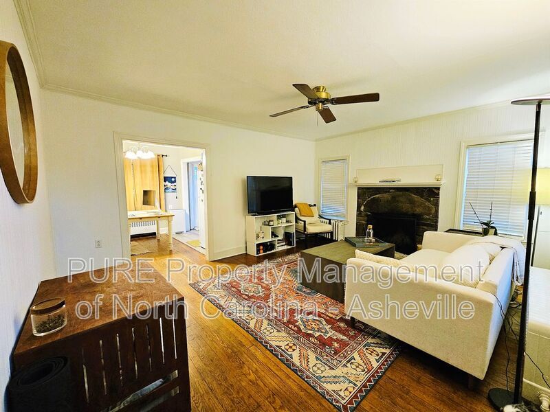 19 Clairmont Ave in Asheville, NC - Building Photo