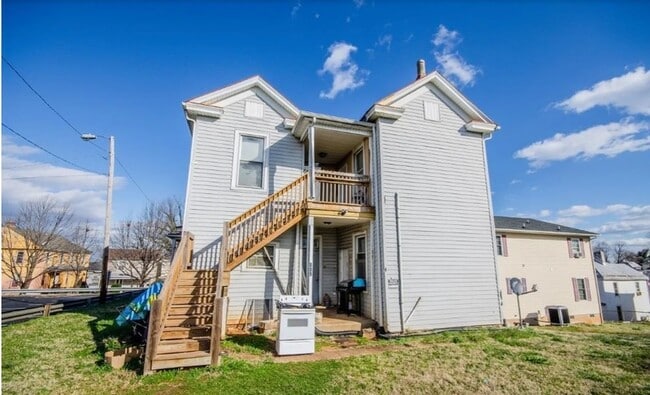 property at 809 Wise St