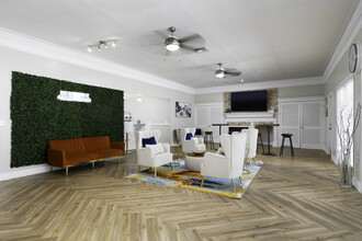 Village Townhomes in Orlando, FL - Building Photo - Interior Photo