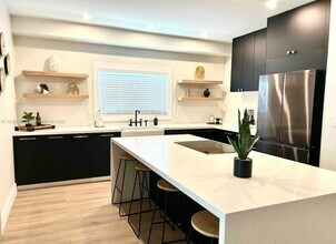 2360 SW 12th St in Miami, FL - Building Photo - Building Photo